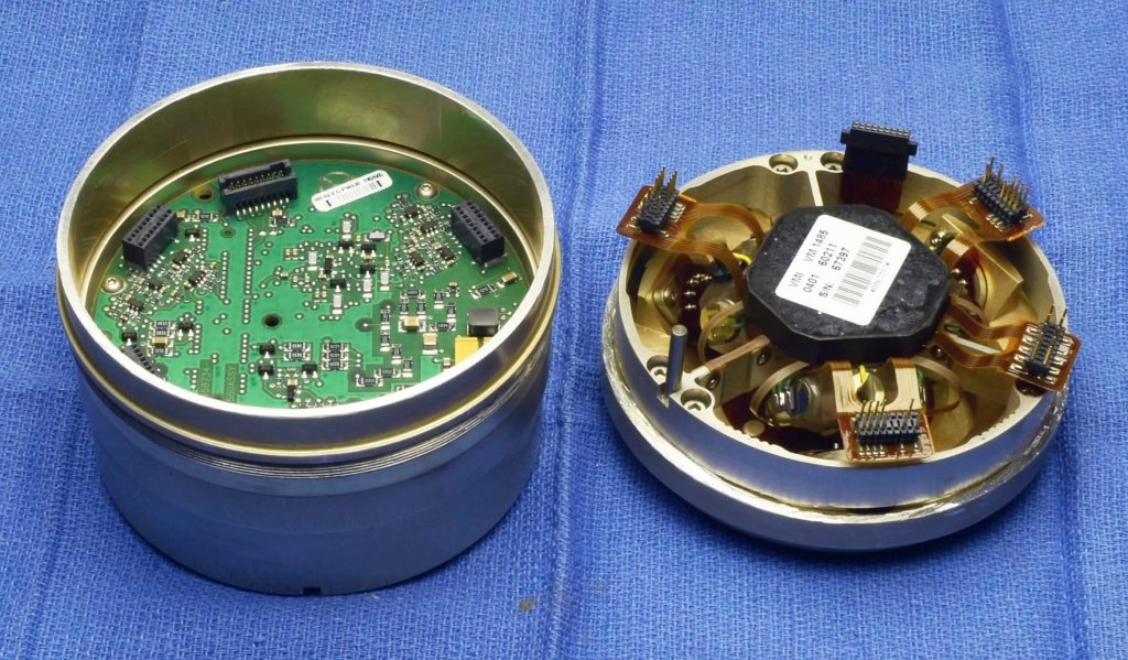 hg1700ag13imu_case_top_and_bottom_interior_side1.jpg