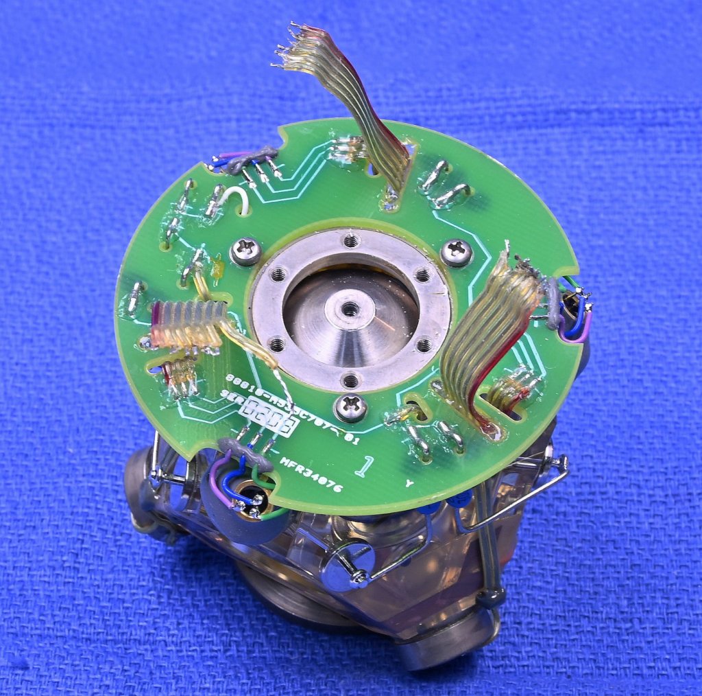 kearfottk600a37401_isap_rlg_block_removed_bottom3.jpg